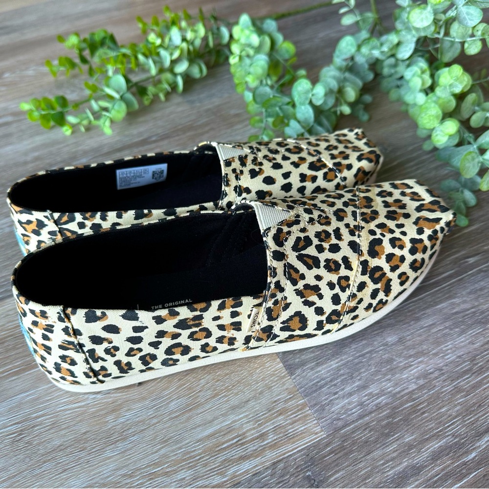 TOMS Women’s Alpargata Classic Leopard Print Slip On (NWOB)